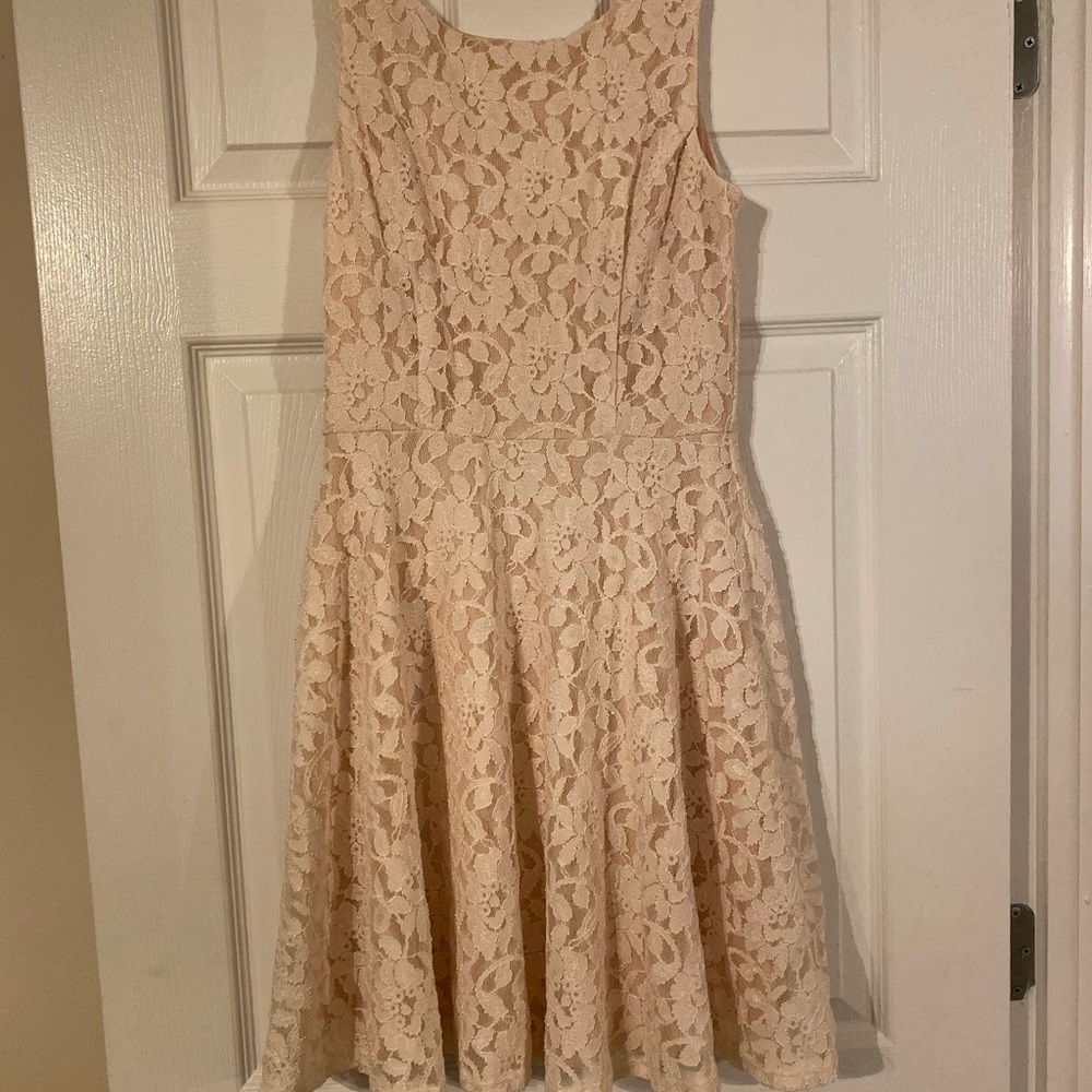 Dress - Picture 2 of 3